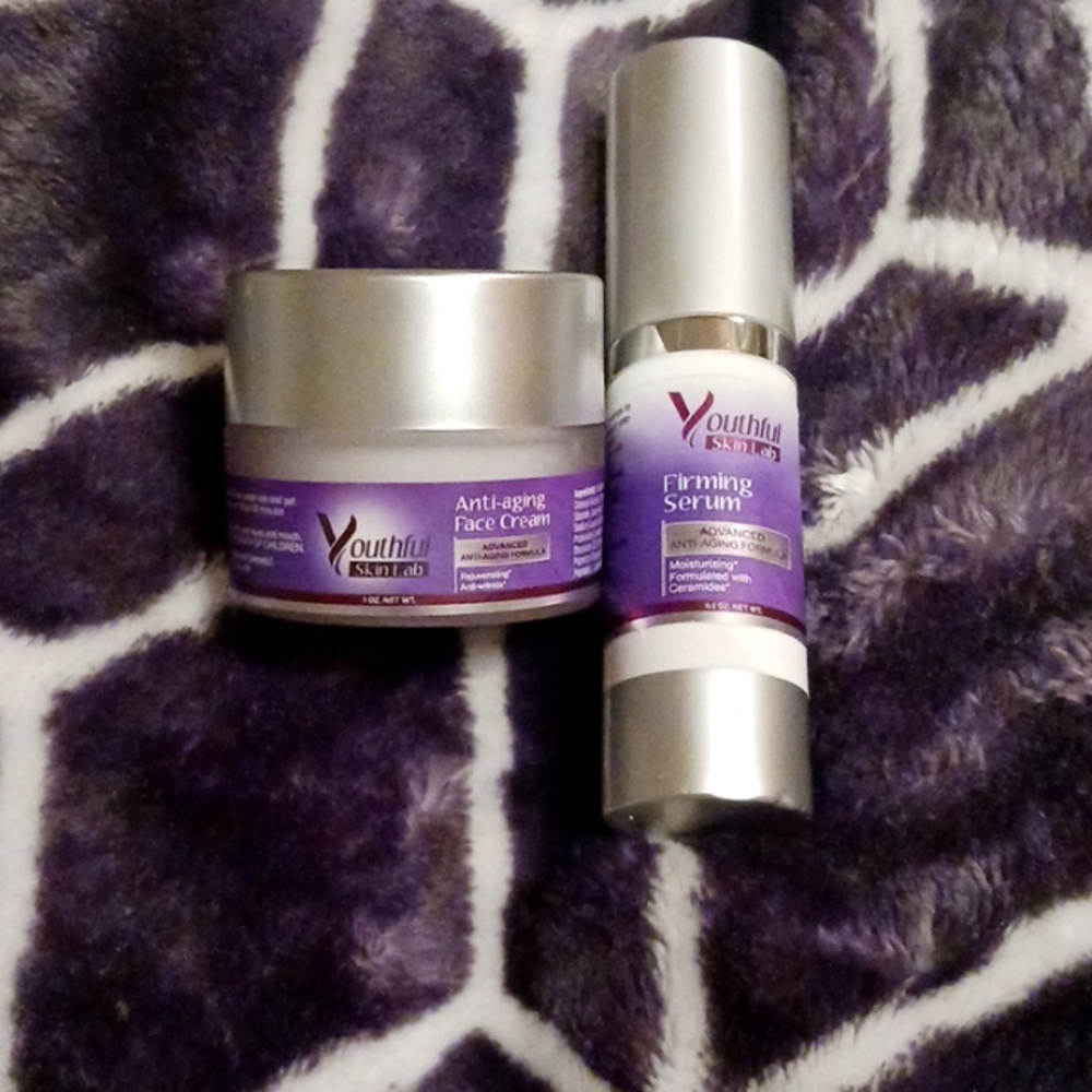 Anti-aging Face Cream Rejuvenating* Anti-wrinkle* & Firming Serum.